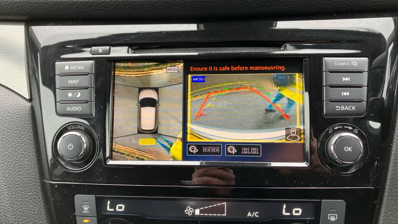 Nissan Qashqai 1.3 DiG-T 160 N-Connecta 5dr Petrol Hatchback